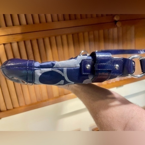 STUNNING Coach F19820 Moto Optic Metallic Chain Navy Signature Jaquard  Bag - Picture 11 of 14